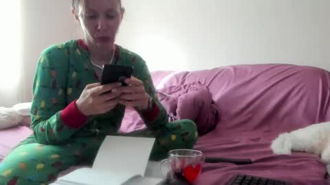 Issabelle online show from 06-05-26, 04:08