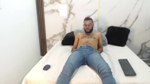 Issack online show from 04-18-26, 04:05