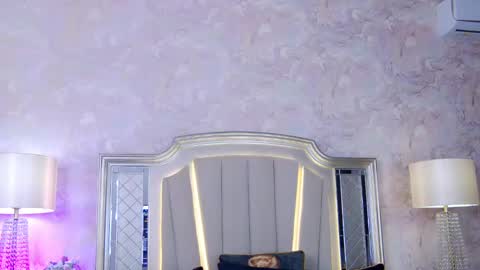 Issadorra online show from 03-09-25, 10:19