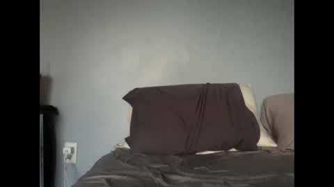 Snapshot of issalooker chatting on 12-16-24, 09:52 Marshall online show from 12-16-24, 09:52