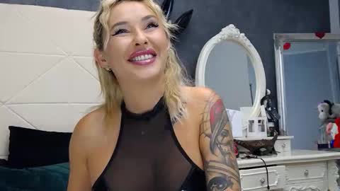 Snapshot of issasmyth chatting on 10-04-25, 06:55 IssaSmyth online show from 10-04-25, 06:55