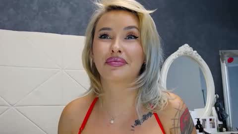 Snapshot of issasmyth chatting on 10-07-25, 06:32 IssaSmyth online show from 10-07-25, 06:32