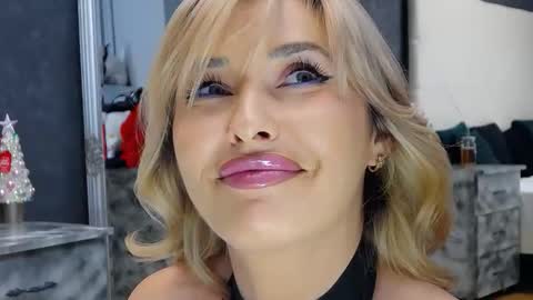 Snapshot of issasmyth chatting on 12-03-25, 03:54 IssaSmyth online show from 12-03-25, 03:54