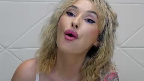 Snapshot of issasmyth chatting on 12-13-25, 07:53 IssaSmyth online show from 12-13-25, 07:53