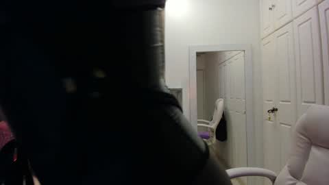 Iseey online show from 01-28-25, 05:32