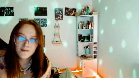 Yiz online show from 12-20-24, 05:47