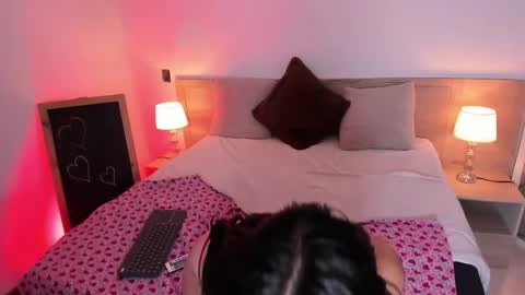 Snapshot of issis_smith chatting on 10-17-25, 03:42 issis_smith online show from 10-17-25, 03:42