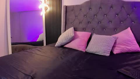 Snapshot of issis_smith chatting on 10-19-25, 04:13 issis_smith online show from 10-19-25, 04:13