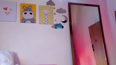 Snapshot of itahisa_cute chatting on 02-20-25, 12:25 itahisa online show from 02-20-25, 12:25