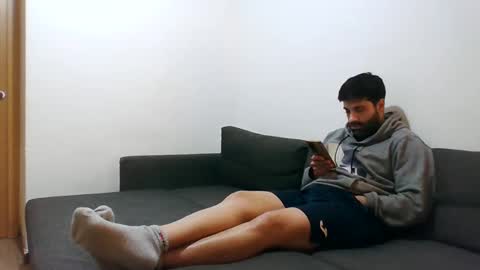 italianboybcn online show from 01-01-25, 01:15