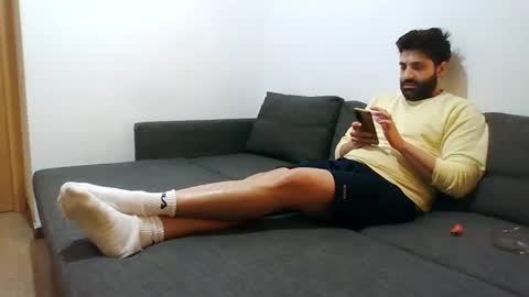 italianboybcn online show from 01-10-25, 08:18