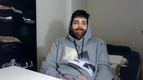 italianboybcn online show from 01-12-25, 07:21