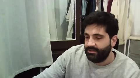 italianboybcn online show from 11-21-25, 06:39