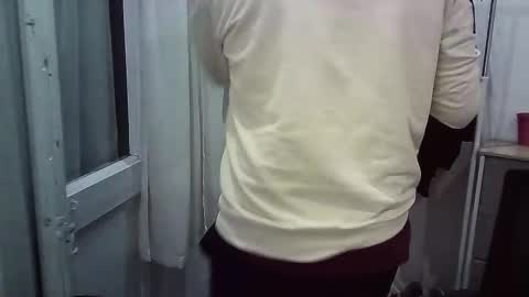 italianboybcn online show from 12-19-25, 07:10