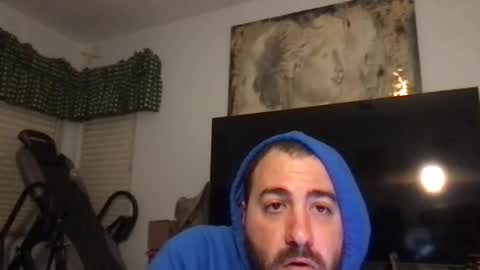 Snapshot of italianknob chatting on 12-21-25, 03:24 Valentino online show from 12-21-25, 03:24