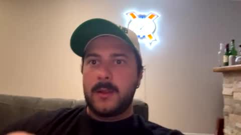 Snapshot of italianladd chatting on 09-30-25, 02:16 italianladd online show from 09-30-25, 02:16