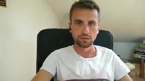 Snapshot of italiano116116 chatting on 05-27-26, 02:25 italiano116116 online show from 05-27-26, 02:25