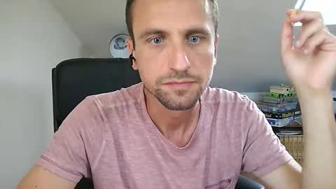 Snapshot of italiano116116 chatting on 06-09-26, 10:27 italiano116116 online show from 06-09-26, 10:27