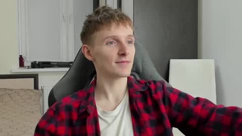 Ethan online show from 09-24-25, 06:33