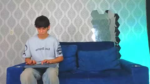 Ithan and Friends online show from 03-11-25, 01:12