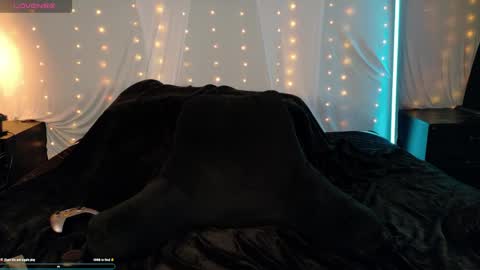 Snapshot of its_allixo chatting on 05-28-26, 06:05 Alli online show from 05-28-26, 06:05