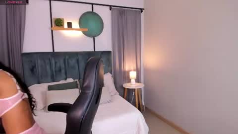 Anniie online show from 07-25-26, 01:52