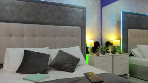 Snapshot of its_bibi chatting on 09-11-25, 10:10 its_bibi online show from 09-11-25, 10:10