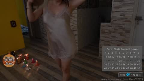 Snapshot of its_jessi chatting on 12-07-24, 07:43 Jessi online show from 12-07-24, 07:43