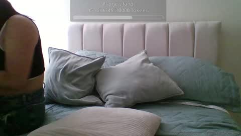 Snapshot of its_jessi chatting on 03-08-25, 08:25 Jessi online show from 03-08-25, 08:25