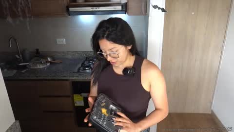 Snapshot of its_jessi chatting on 10-29-25, 08:43 Jessi online show from 10-29-25, 08:43