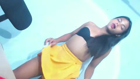 Snapshot of its_kynth chatting on 10-19-25, 10:10 its_kynth online show from 10-19-25, 10:10