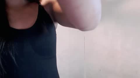 Snapshot of its_kynth chatting on 10-26-25, 12:44 its_kynth online show from 10-26-25, 12:44