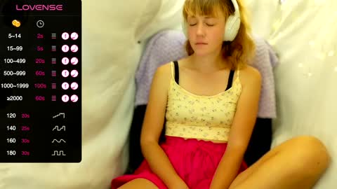 Snapshot of its_lily chatting on 01-19-25, 03:08 Lily online show from 01-19-25, 03:08