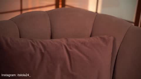 Snapshot of its_lola chatting on 01-23-25, 12:35 online show from 01-23-25, 12:35