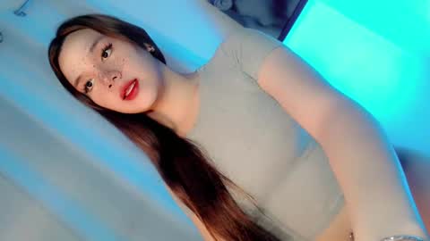 EZZIE online show from 01-25-25, 05:40