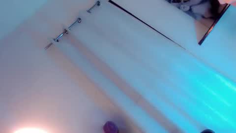 EZZIE online show from 02-17-25, 09:52