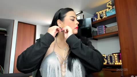 Snapshot of its_sol chatting on 01-24-25, 01:47 Sol online show from 01-24-25, 01:47