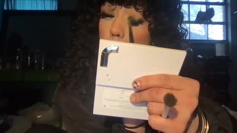 Snapshot of itsariessecrets chatting on 01-22-25, 11:43 itsariessecrets online show from 01-22-25, 11:43