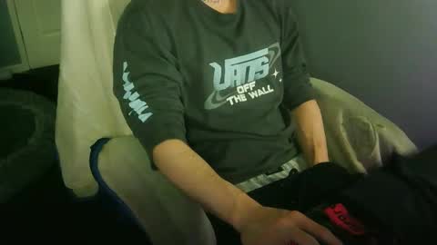 itsnotliam834 online show from 09-10-25, 02:44