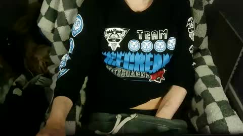 itsnotliam834 online show from 11-19-25, 01:27