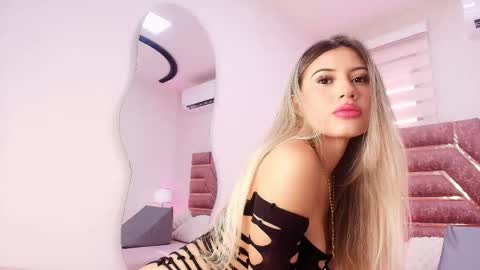 Snapshot of itspia chatting on 02-12-26, 07:31 Itspia online show from 02-12-26, 07:31