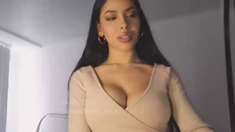 itsssssssme_lana online show from 01-04-25, 08:16