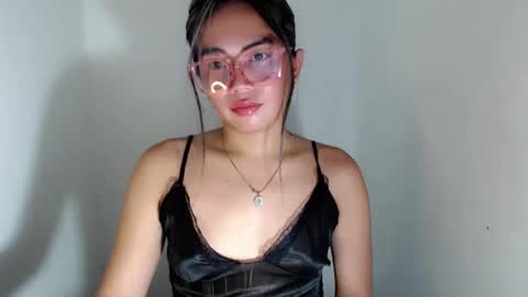 itsurgil_kloeh online show from 11-20-25, 03:56