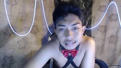 Snapshot of itsyourcummerboy_xx chatting on 04-05-26, 02:03 Kyle online show from 04-05-26, 02:03
