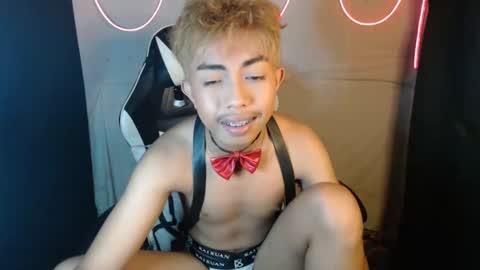 Snapshot of itsyourcummerboy_xx chatting on 04-14-26, 03:18 Kyle online show from 04-14-26, 03:18