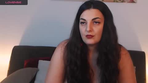 Melissa Khaan online show from 12-15-24, 01:54