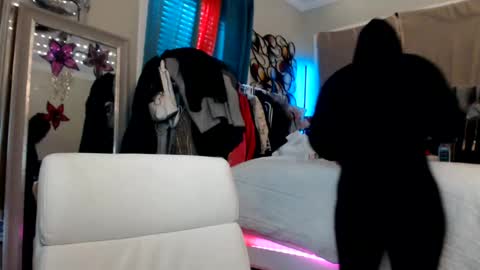 Snapshot of ittakes2baby chatting on 01-23-25, 11:05 Ittakes2baby online show from 01-23-25, 11:05