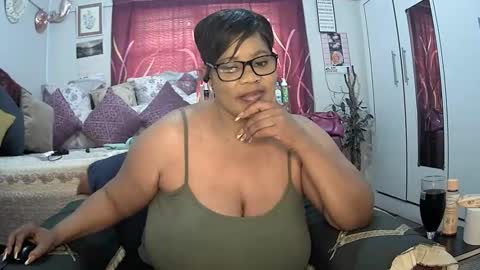 Snapshot of itumeleng74 chatting on 02-13-25, 02:09 itumeleng74 online show from 02-13-25, 02:09