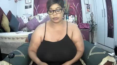 Snapshot of itumeleng74 chatting on 02-18-25, 03:43 itumeleng74 online show from 02-18-25, 03:43