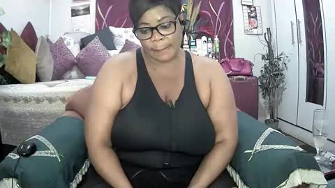 Snapshot of itumeleng74 chatting on 02-25-25, 04:53 itumeleng74 online show from 02-25-25, 04:53